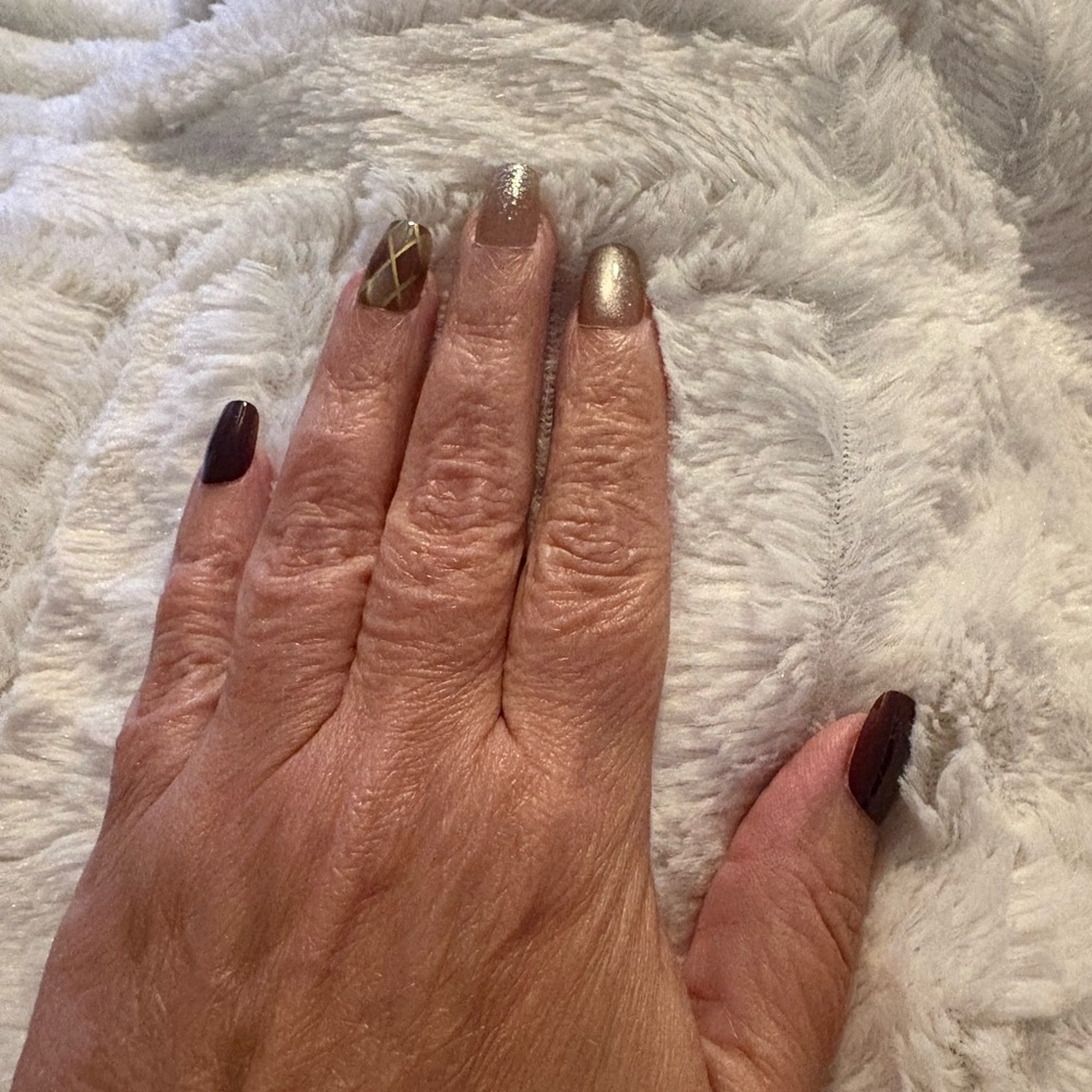 Rainy Roses Pink red Santa hat  Press-On Nails New 24 - Picture 4 of 6